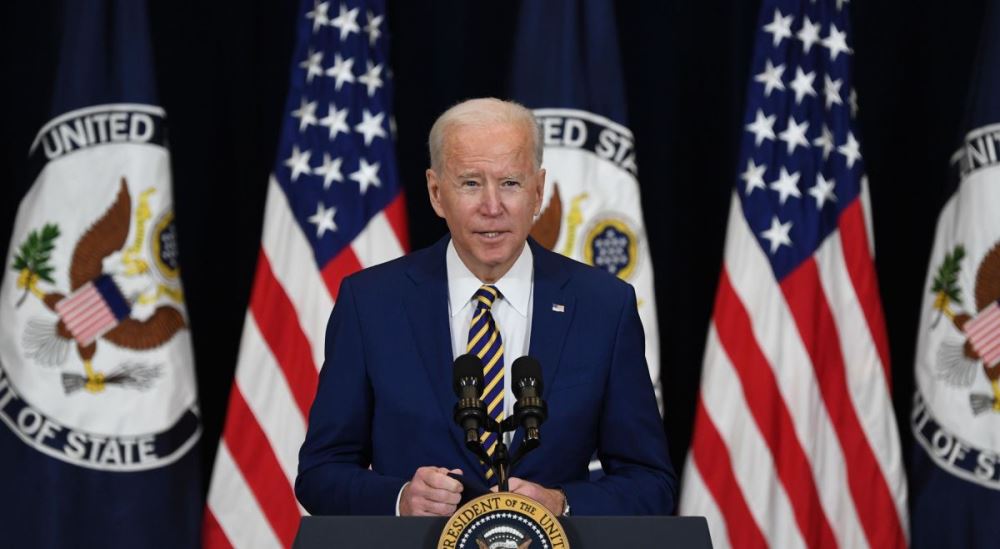 Biden thirrje kompanive te karburanteve, ndalni perfitimin nga lufta